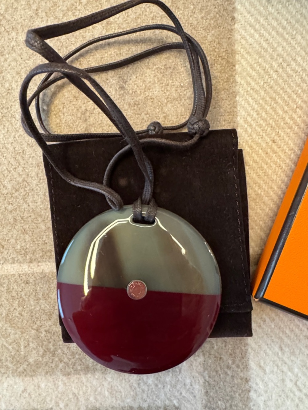 Hermes Two-Tone Round Pendant Necklace in Burgundy & light brown - Picture 4 of 6